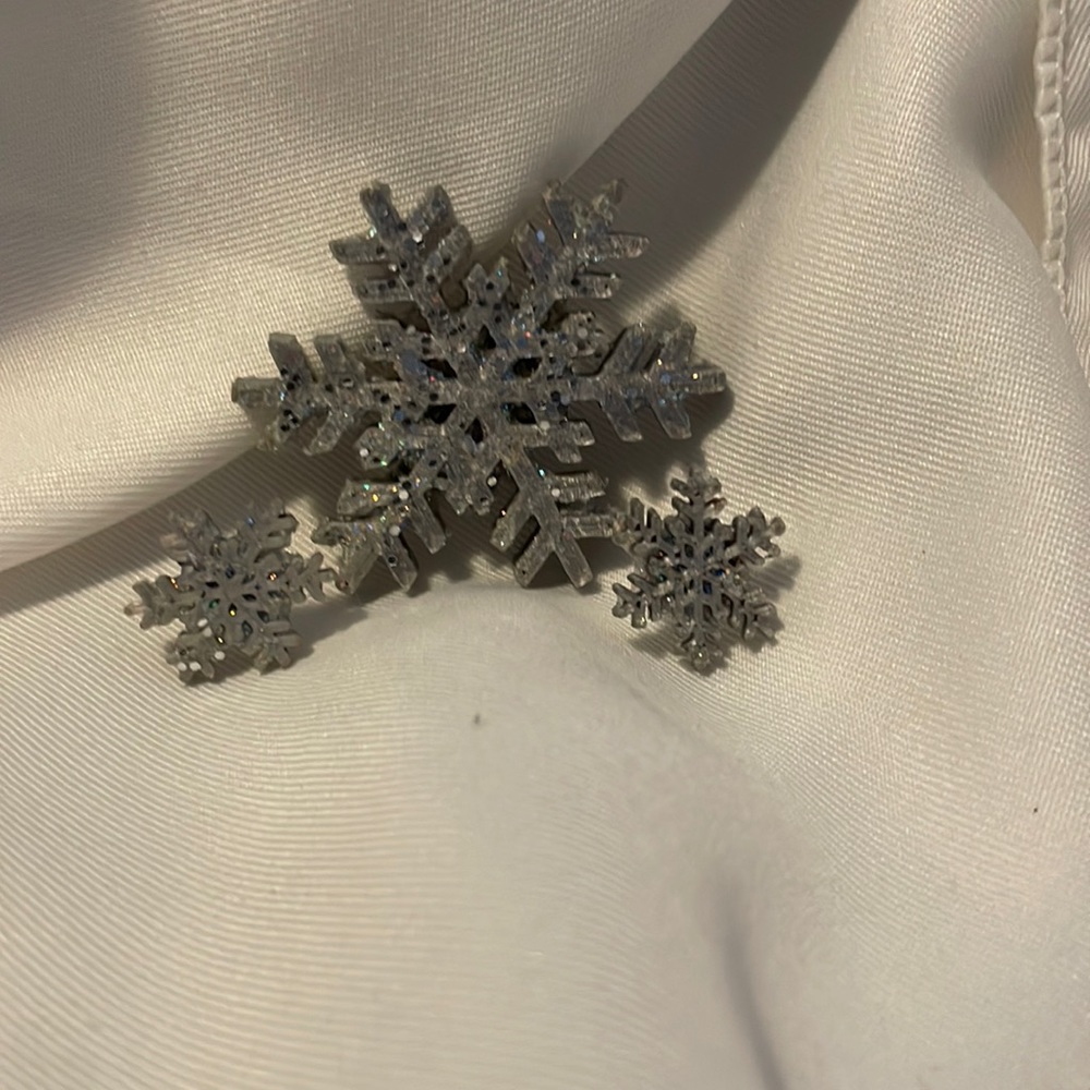 3/15 Handmade 3D Printed Sparkly Silver Snowflake Brooch & Earrings Holiday Set